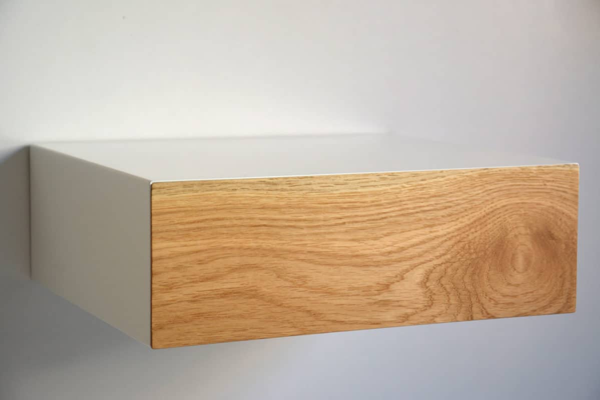 Minimalistischer Schwebender Nachttisch - Holz | Tischchen.at